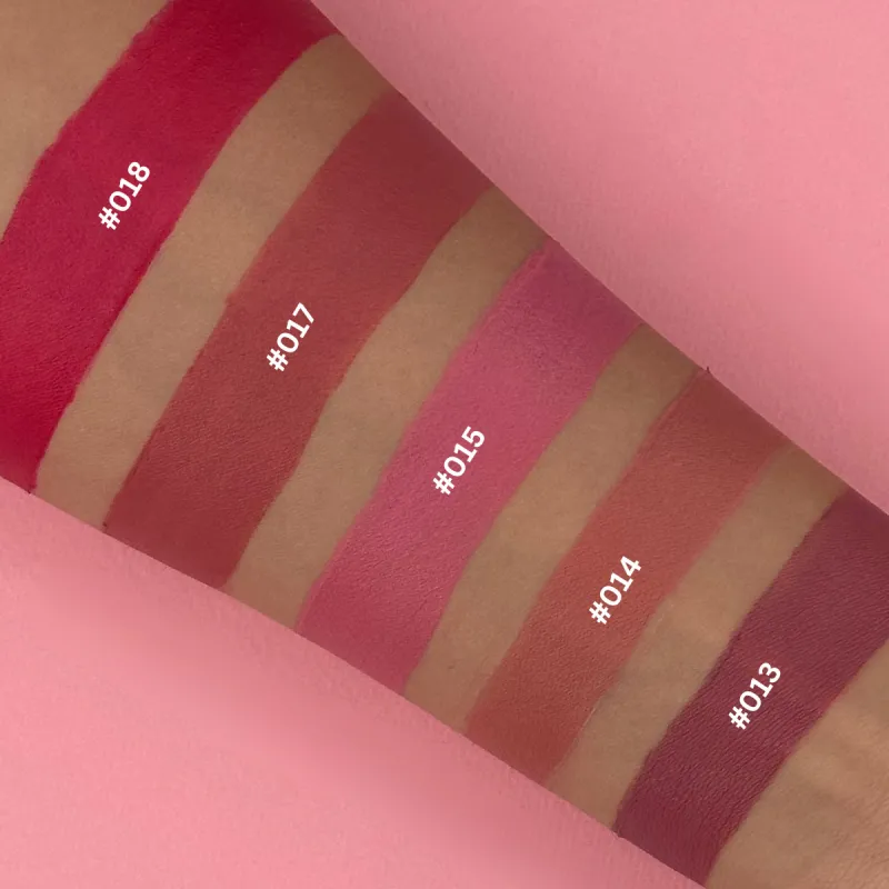 ELIXIR Matte Me Up Kissproof Lipstick 3g #018 (LAVA RED) ELIXIR Matte Me Up Kissproof Lipstick 3g #018 (LAVA RED)