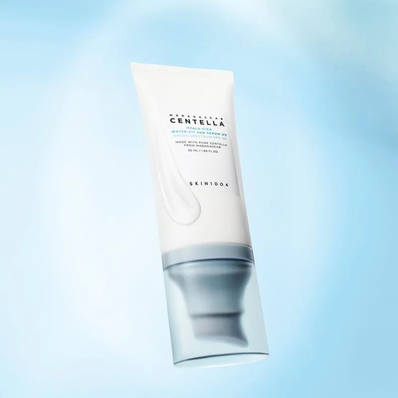 SKIN1004 Madagascar Centella Hyalu-Cica Water-Fit Sun Serum SPF50+ PA++++ 50ml – Αντηλιακό Serum Προσώπου με Centella & Υαλουρονικό Οξύ για Ενυδάτωση, Καταπράυνση & Λάμψη